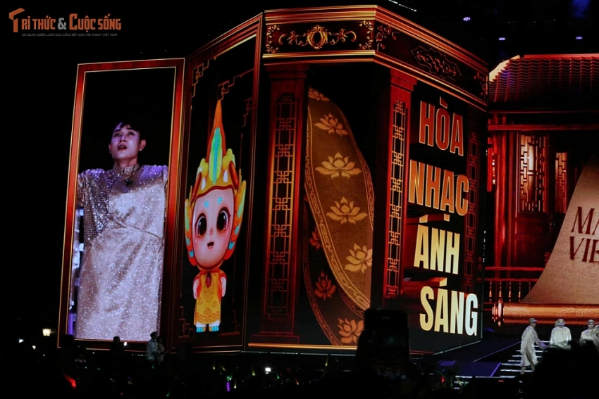 Trúc Nhân khuấy động sân khấu Hòa nhạc ánh sáng - Chào năm mới 2026