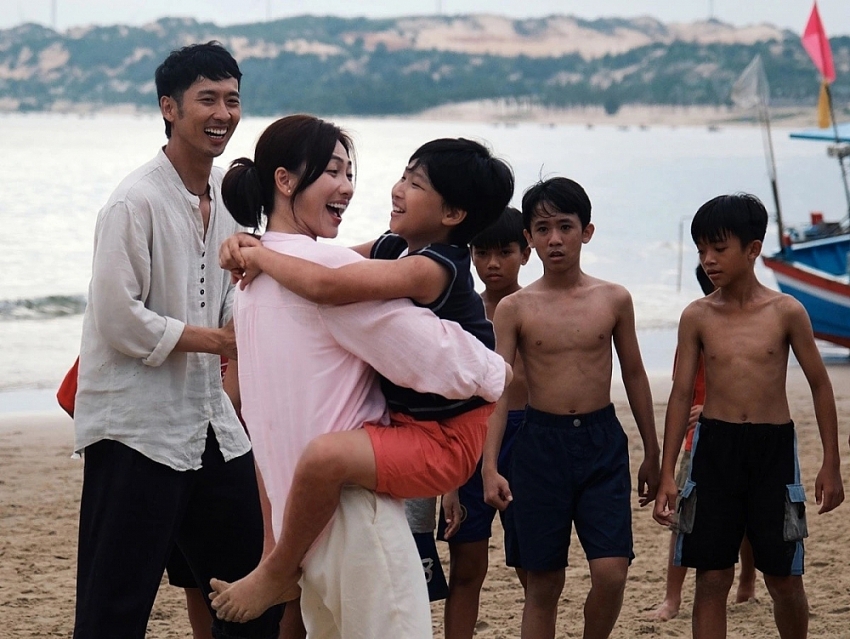 Phương Anh Đào – Tuấn Trần đóng cặp ăn ý, tiết lộ mối quan hệ đời thực