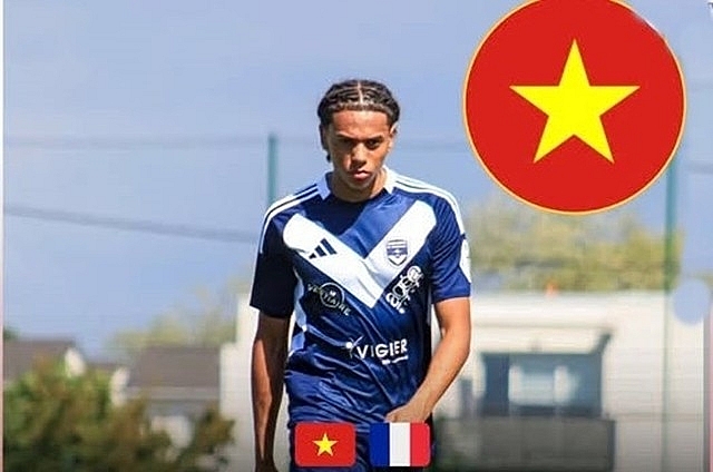 Tài năng gốc Việt về Việt Nam chơi bóng là ai?
