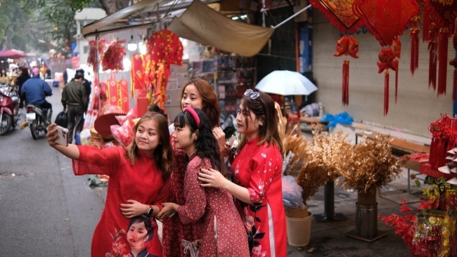 Thủ tướng yêu cầu chăm lo, hỗ trợ Nhân dân đón Tết Bính Ngọ 2026