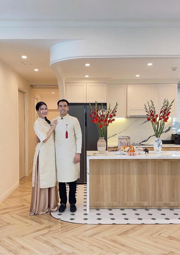 Sao Việt trổ tài vào bếp làm mâm cỗ tinh tế, sắc màu cúng ông Công ông Táo