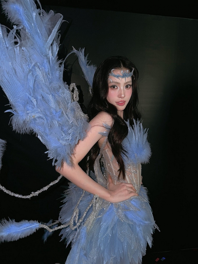 Hoa hậu Tiểu Vy 'lột xác' ấn tượng như thiên thần Victoria’s Secret