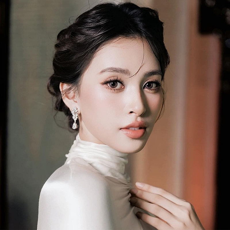 Hoa hậu Tiểu Vy 'lột xác' ấn tượng như thiên thần Victoria’s Secret