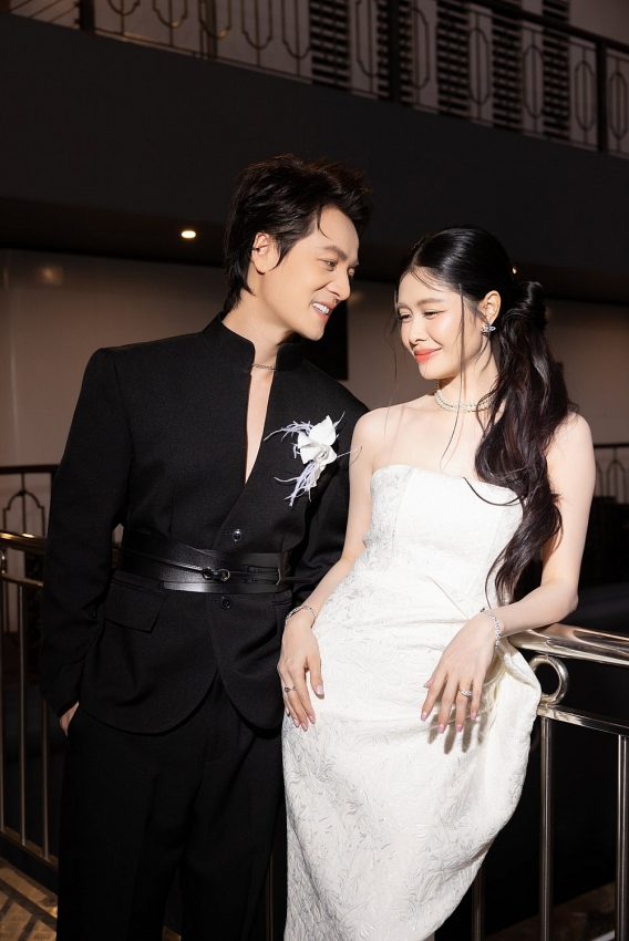 'Hoàng tử Vpop' Đăng Khôi và tổ ấm viên mãn bên hot girl Hà thành