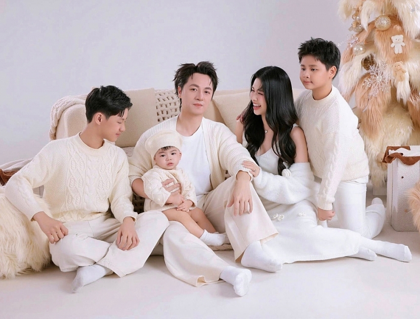 'Hoàng tử Vpop' Đăng Khôi và tổ ấm viên mãn bên hot girl Hà thành