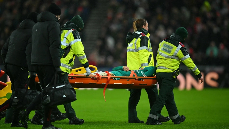 Tuyển thủ Nhật Bản tại Liverpool dính chấn thương ám ảnh