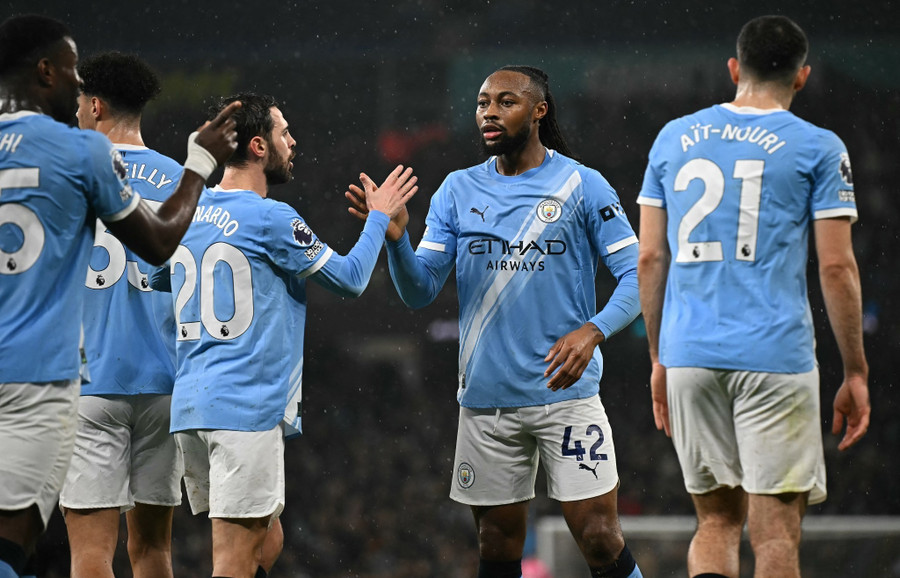 Haaland đi vào lịch sử, Man City bám đuổi quyết liệt Arsenal