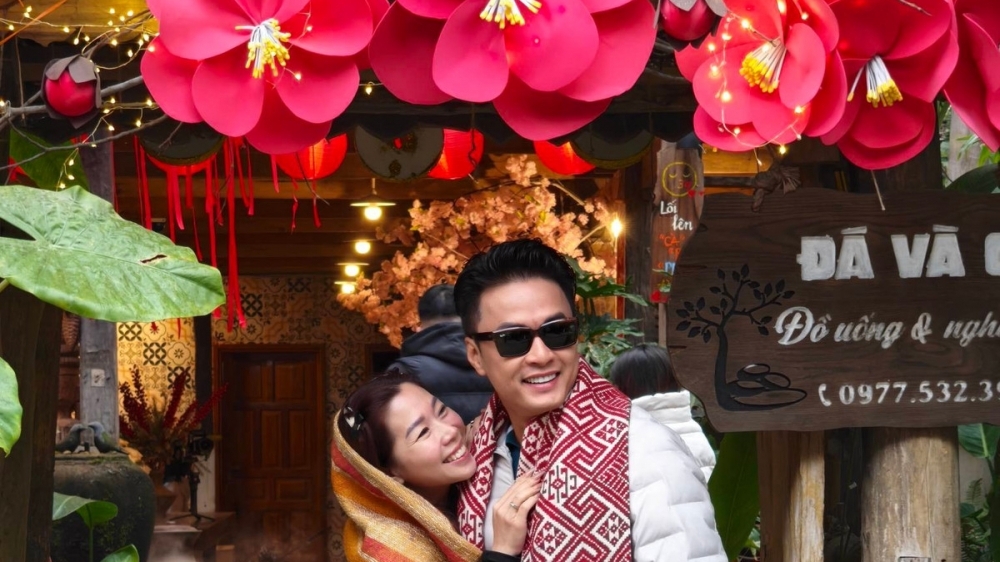 Hồng Đăng và hôn nhân 18 năm bền chặt bên vợ bằng tuổi