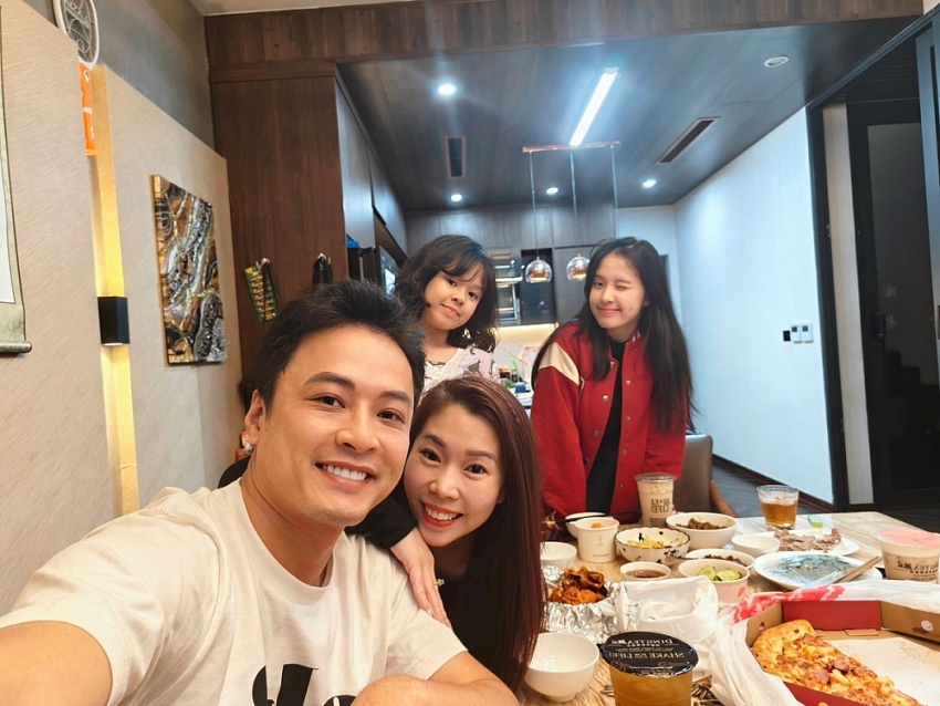 Hồng Đăng và hôn nhân 18 năm bền chặt bên vợ bằng tuổi