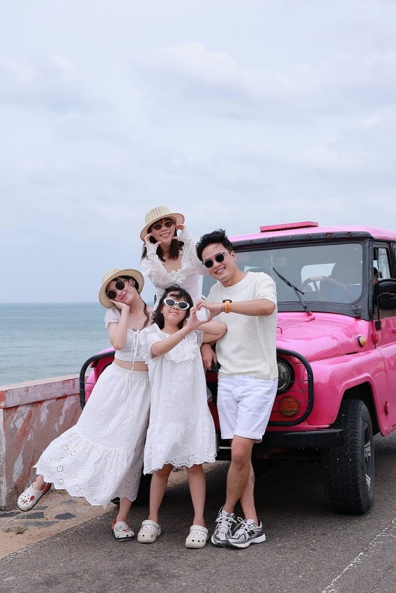 Hồng Đăng và hôn nhân 18 năm bền chặt bên vợ bằng tuổi