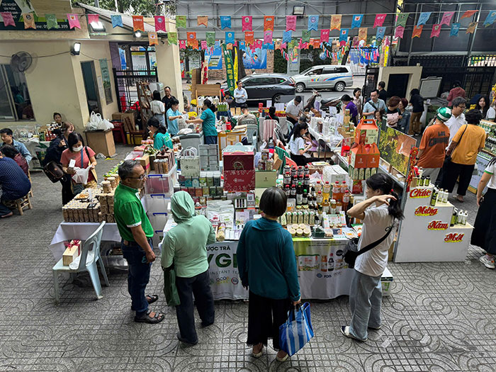 Sôi động chợ Tết Xanh - Quà Việt 2026: Đặc sản vùng miền lên ngôi