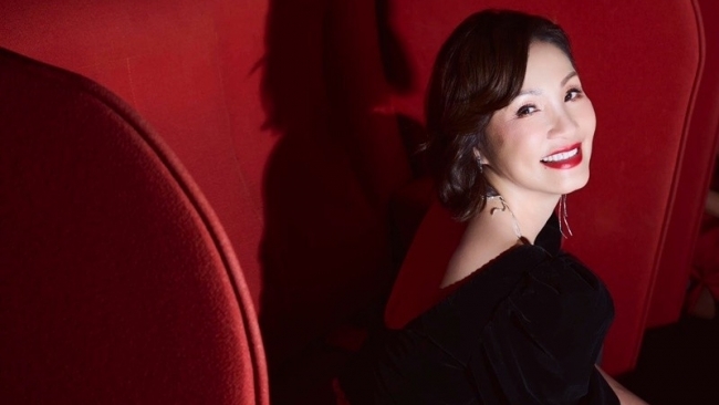 Hồng Đào nhan sắc đẹp mặn mà, đời thường đầy bình yên