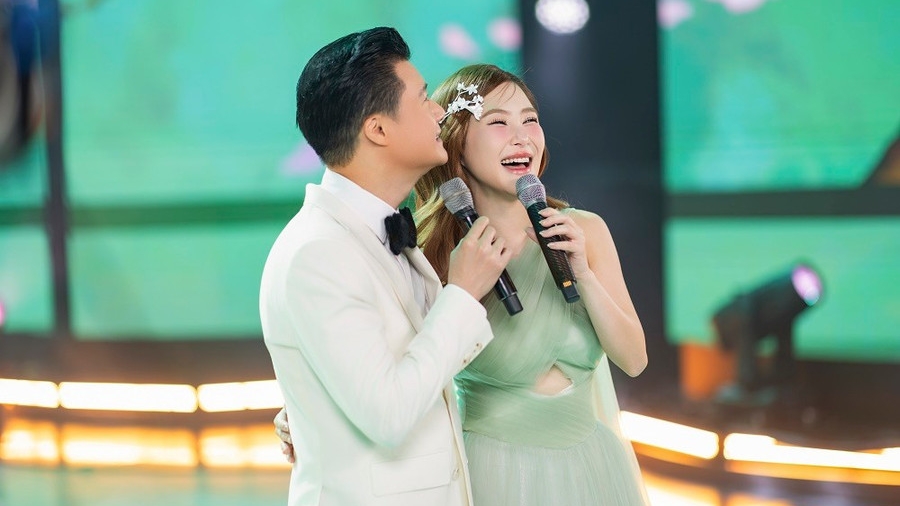 Quang Dũng, Hương Tràm lần đầu hội ngộ Hoa Xuân Ca 2026