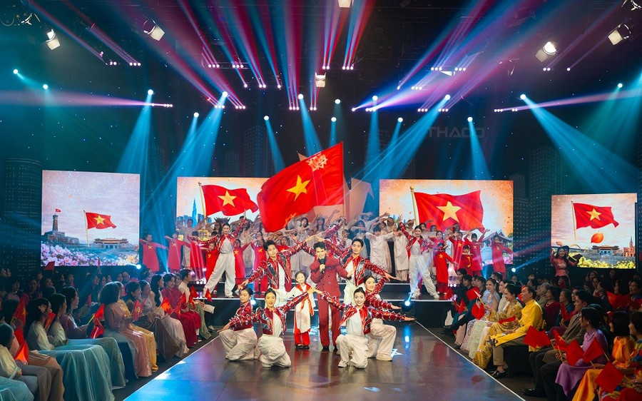 Hòa Minzy, Quốc Thiên đồng hành cùng Gala Việc tử tế Hòa Minzy, Quốc Thiên đồng hành cùng Gala Việc tử tế