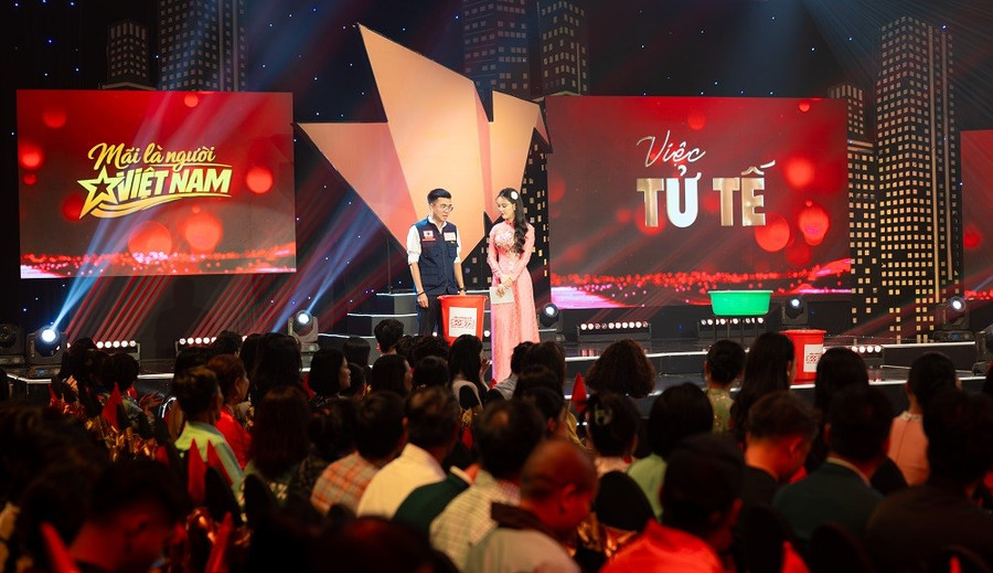 Hòa Minzy, Quốc Thiên đồng hành cùng Gala Việc tử tế Hòa Minzy, Quốc Thiên đồng hành cùng Gala Việc tử tế