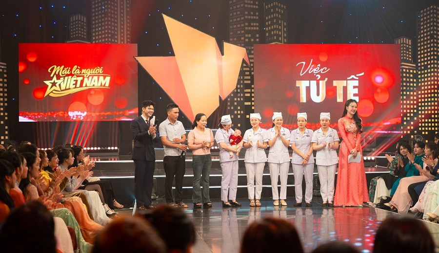 Hòa Minzy, Quốc Thiên đồng hành cùng Gala Việc tử tế Hòa Minzy, Quốc Thiên đồng hành cùng Gala Việc tử tế