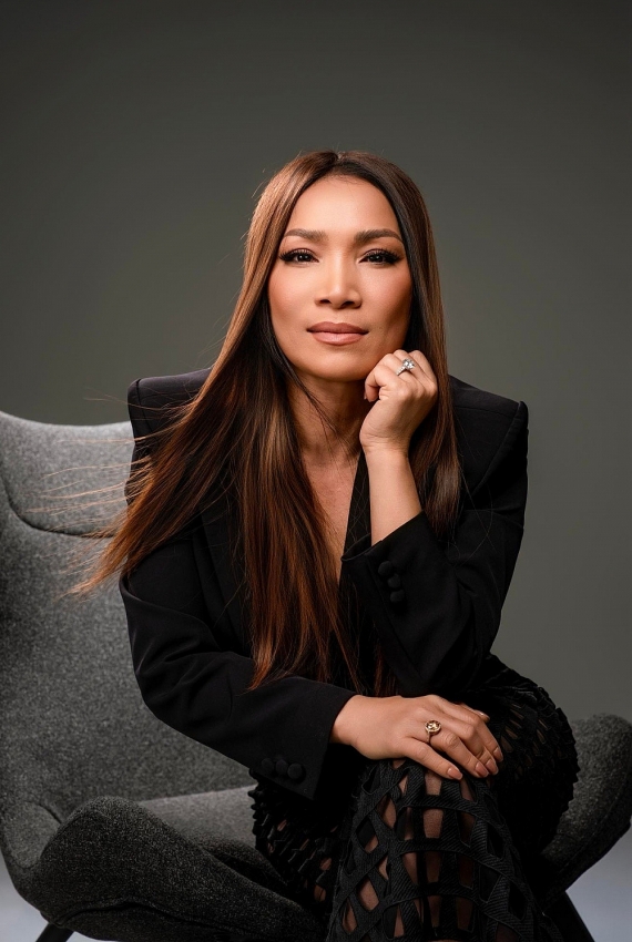 Ca sĩ Hồng Ngọc khéo cân bằng giữa gia đình và sự nghiệp ở tuổi U50