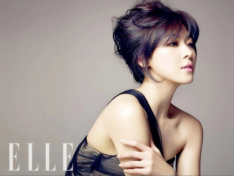 Ha Ji Won 48 tuổi vẫn đẹp rạng ngời và quyến rũ