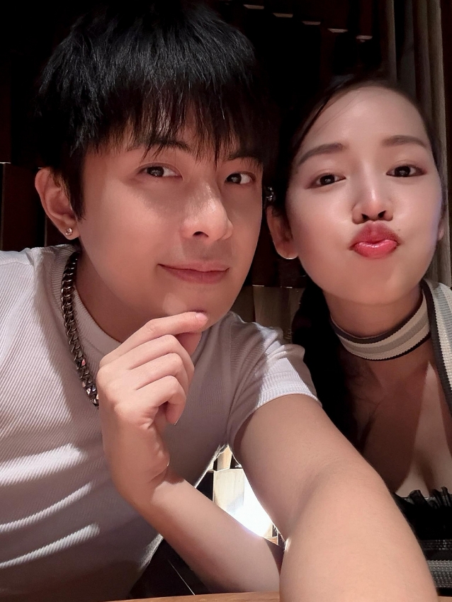 Vợ chồng Puka - Gin Tuấn Kiệt tay trong tay diện áo dài đón xuân