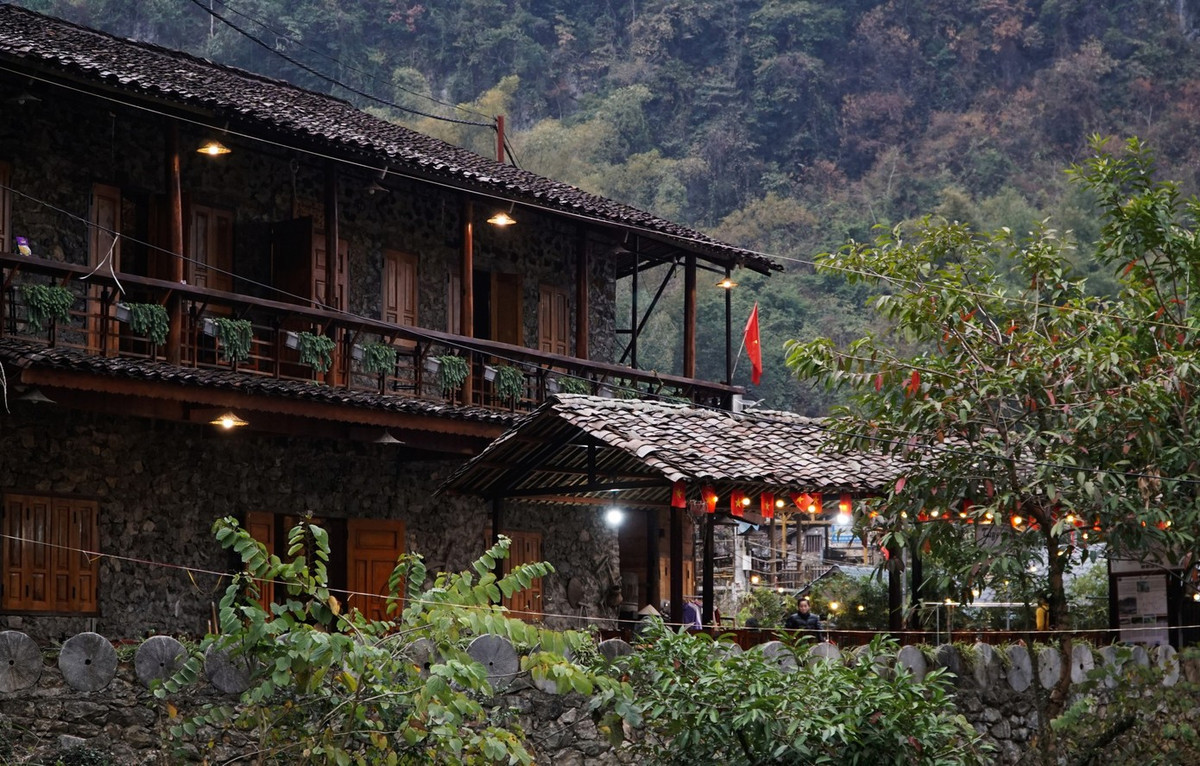 Lên Cao Bằng dịp Tết, lạc bước giữa bản làng đá độc đáo Khuổi Ky