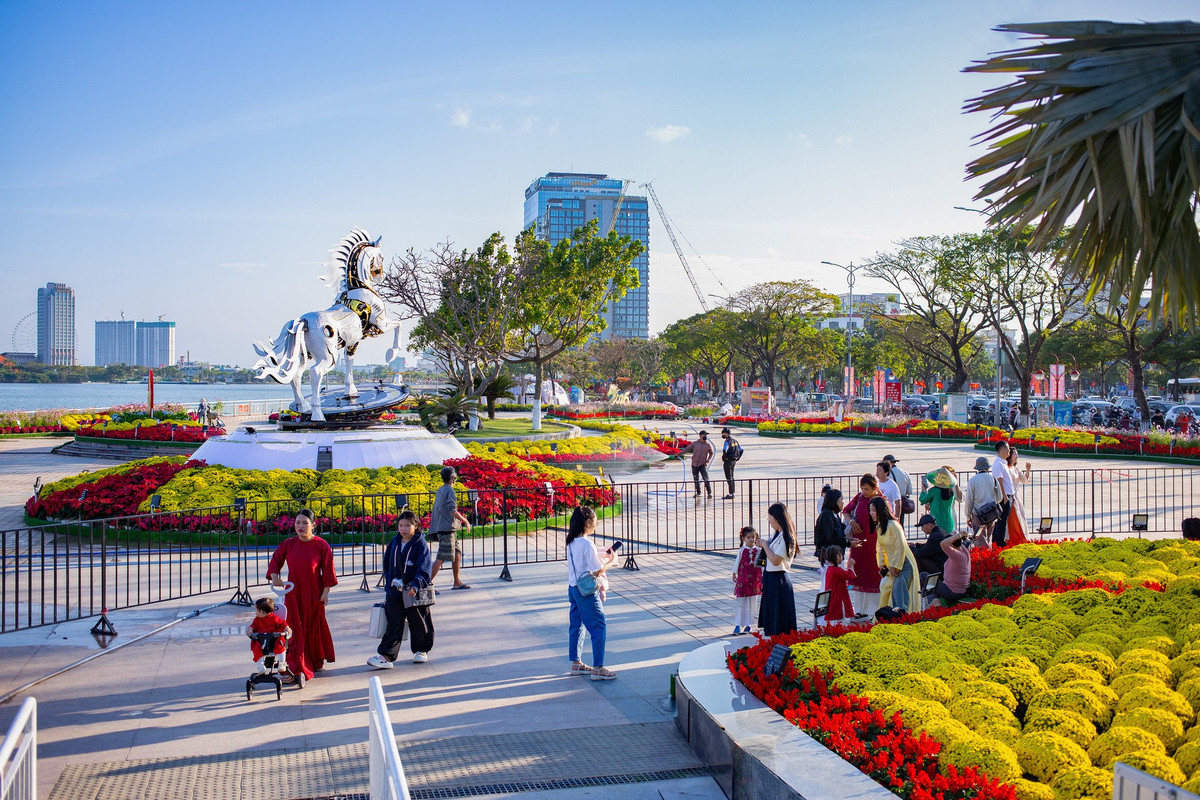 Không khí Tết Nguyên đán Bính Ngọ 2026 rộn ràng khắp cả nước Không khí Tết Nguyên đán Bính Ngọ 2026 rộn ràng khắp cả nước