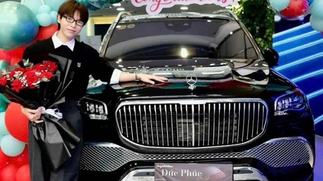 Ca sĩ Đức Phúc chi gần 9 tỷ đồng tậu Mercedes-Maybach GLS chơi Tết