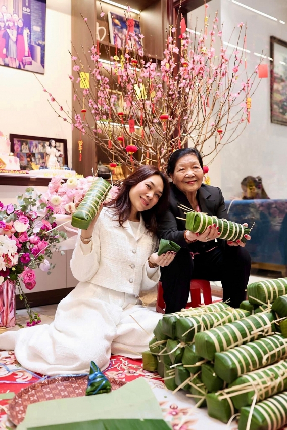 Hiếm khi chạy show Tết, Mỹ Tâm tận hưởng kỳ nghỉ bình yên bên gia đình