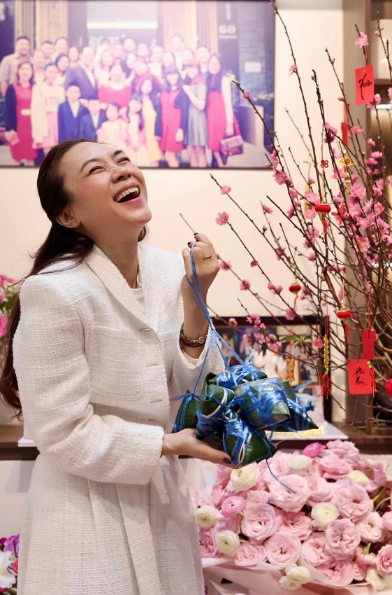 Hiếm khi chạy show Tết, Mỹ Tâm tận hưởng kỳ nghỉ bình yên bên gia đình