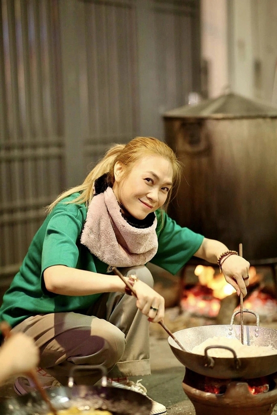 Hiếm khi chạy show Tết, Mỹ Tâm tận hưởng kỳ nghỉ bình yên bên gia đình