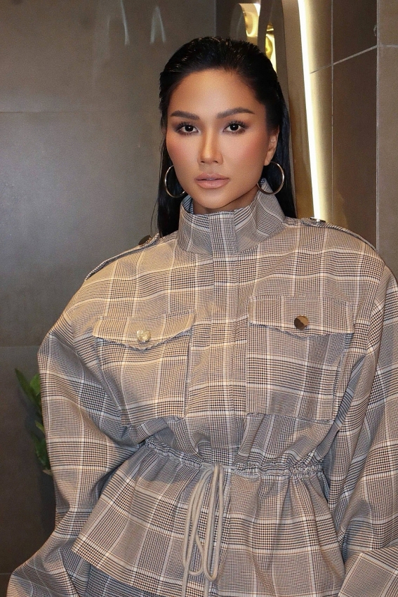 H’Hen Niê thay đổi thế nào sau gần 10 năm giành vương miện hoa hậu? H’Hen Niê thay đổi thế nào sau gần 10 năm giành vương miện hoa hậu?