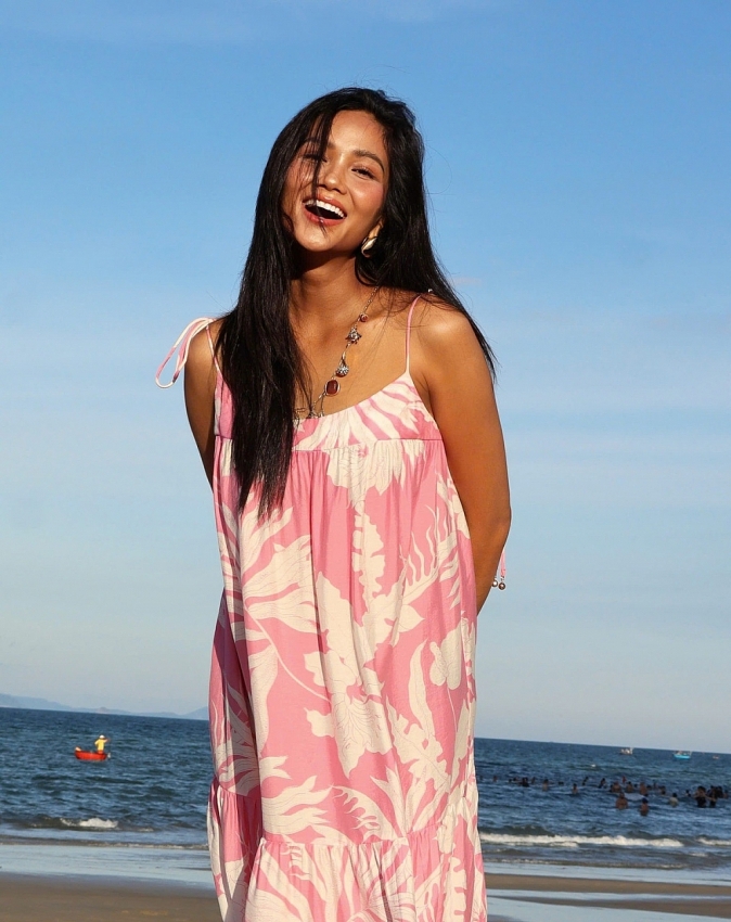 H’Hen Niê thay đổi thế nào sau gần 10 năm giành vương miện hoa hậu? H’Hen Niê thay đổi thế nào sau gần 10 năm giành vương miện hoa hậu?