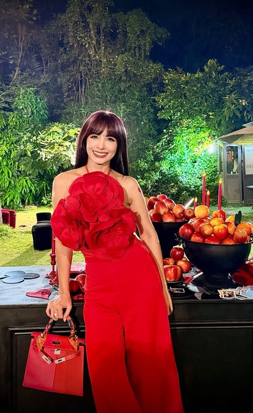 Vẻ đẹp vượt thời gian của cặp song sinh Thúy Hạnh và Thúy Hằng