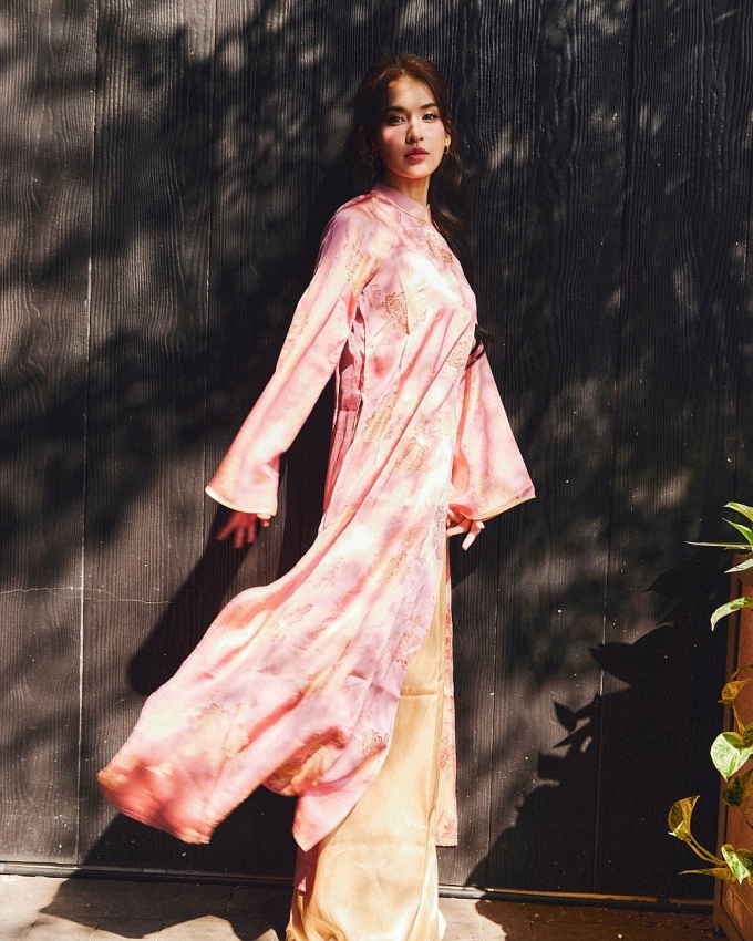 Mỹ nhân Việt rạng rỡ đón xuân trong tà áo dài truyền thống