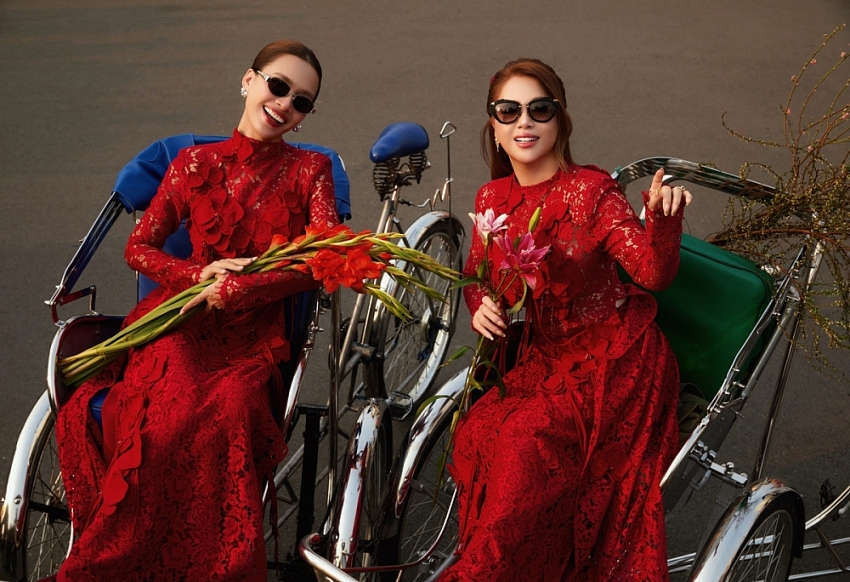 Mỹ nhân Việt rạng rỡ đón xuân trong tà áo dài truyền thống