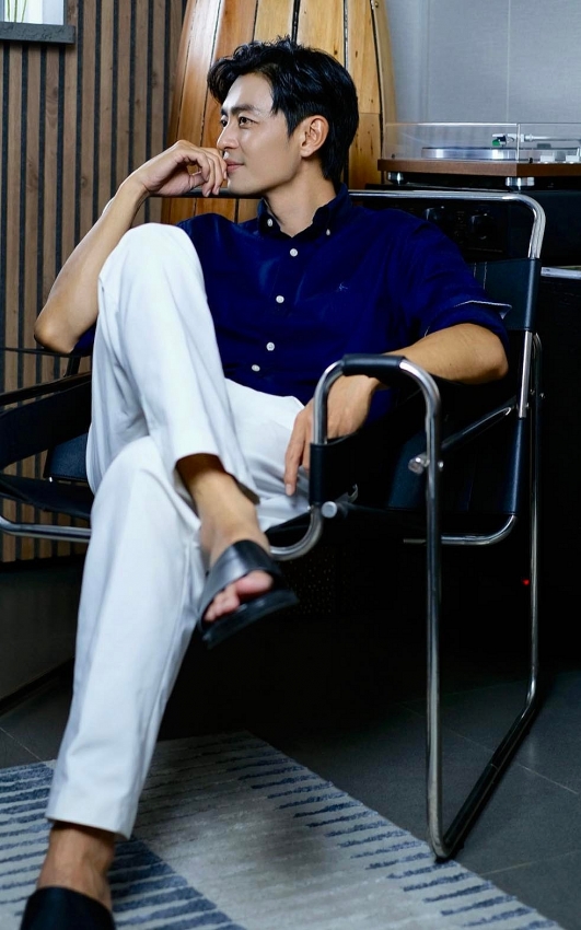 Diễn viên Quốc Huy điển trai ngời ngời, ngày càng tỏa sáng