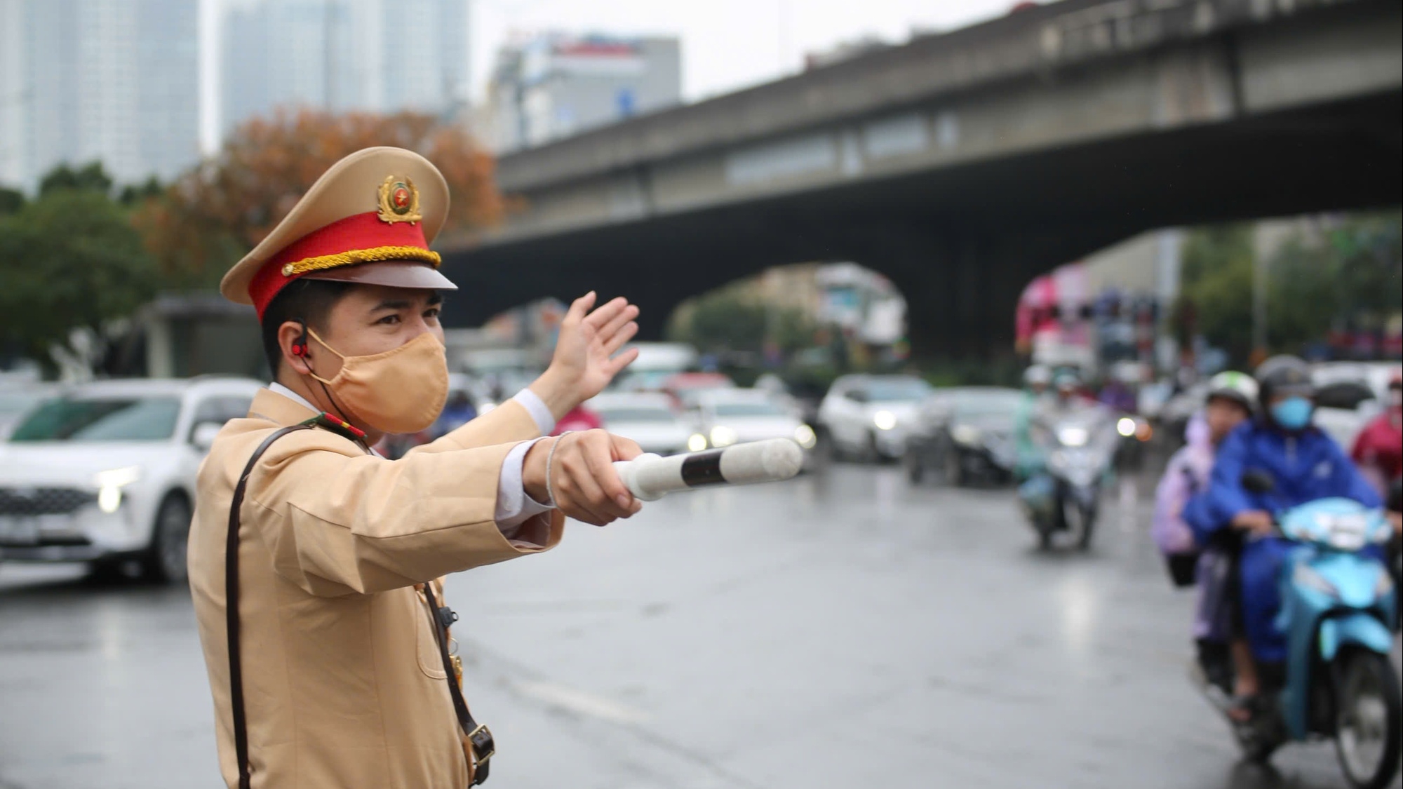 Giao thông Hà Nội ngày cuối kỳ nghỉ Tết: Cửa ngõ tăng lưu lượng, nội thành thông thoáng