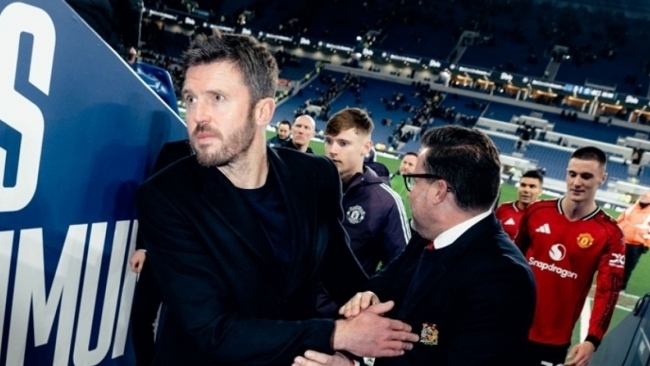 HLV Carrick tiến gần thành tích ấn tượng của Solskjær