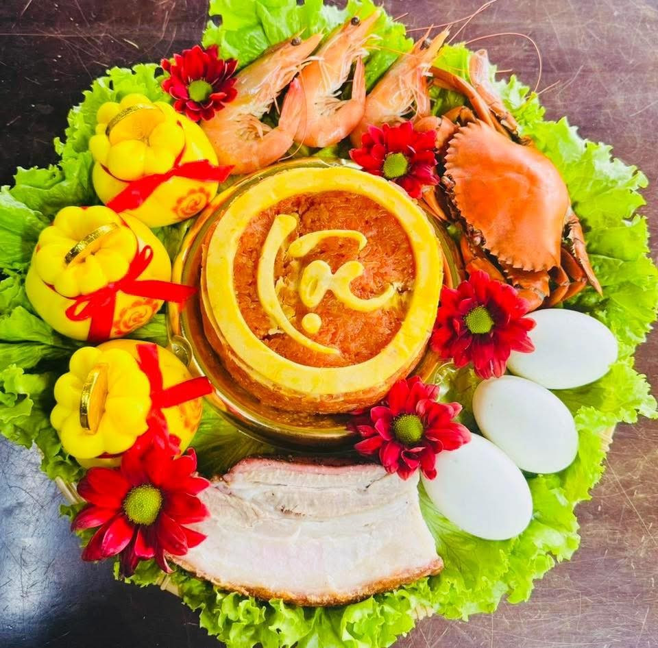 Mâm cỗ vài trăm ngàn đồng "lên kệ" phục vụ ngày vía Thần Tài