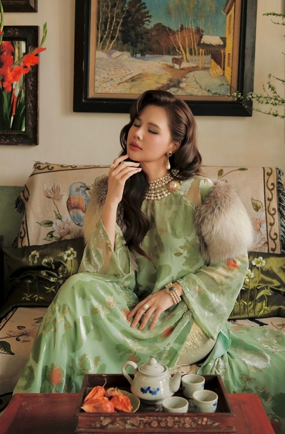 Phanh Lee khoe nhan sắc dịu dàng, khí chất quý cô Hà thành