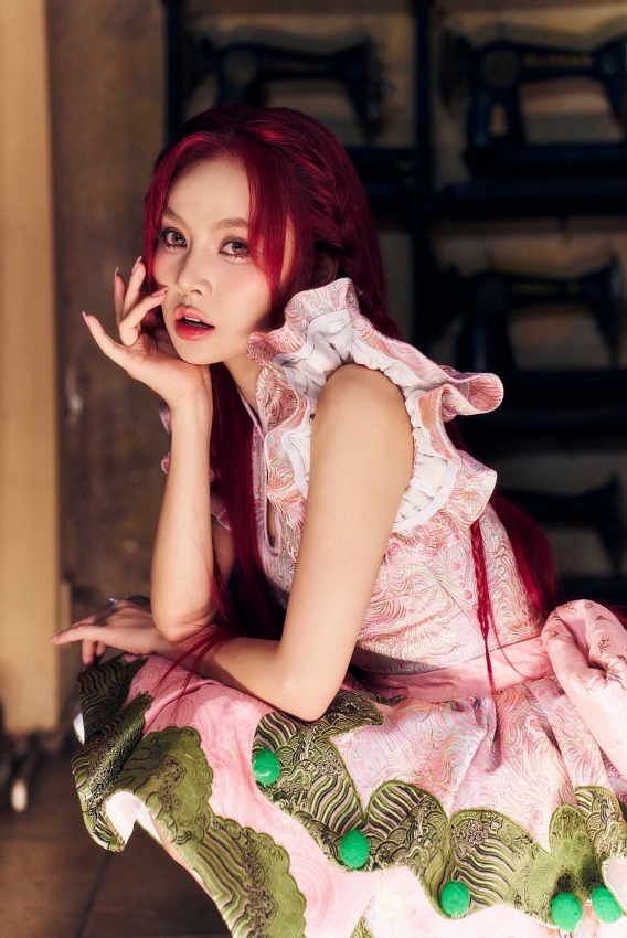 Ngô Lan Hương rực rỡ ngày đầu năm trong bộ cánh đỏ quyến rũ Ngô Lan Hương rực rỡ ngày đầu năm trong bộ cánh đỏ quyến rũ