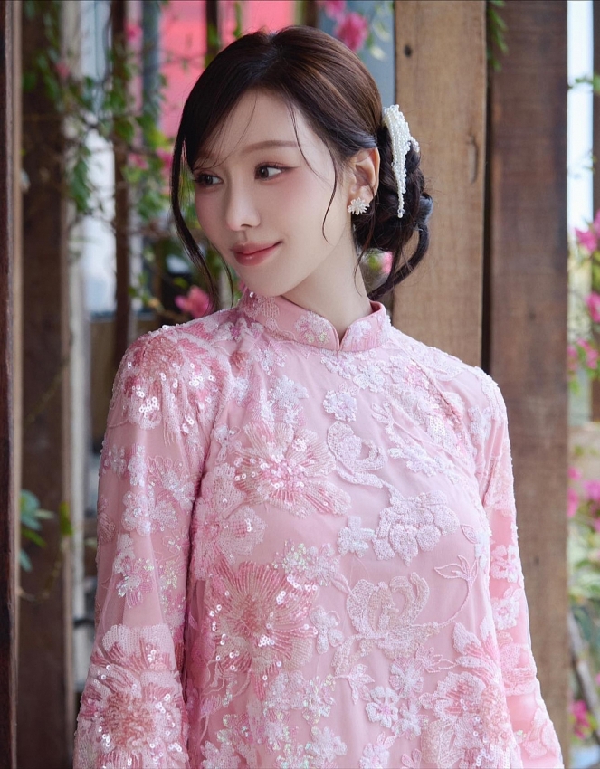 Min diện áo dài khoe sắc ngọt ngào trong ngày đầu năm mới Min diện áo dài khoe sắc ngọt ngào trong ngày đầu năm mới