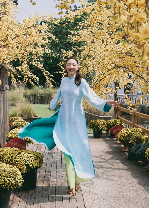 Tóc Tiên trở lại độc thân, lột xác với phong cách gợi cảm mới