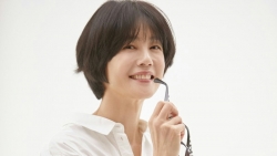 Ngôi sao "Đôi giày thủy tinh" gây tranh cãi dữ dội về sách mượn ở thư viện