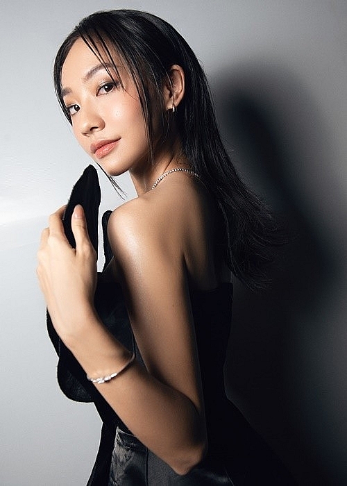 Hậu trường những nụ hôn trên màn ảnh của 'nam thần' Quốc Anh Hậu trường những nụ hôn trên màn ảnh của 'nam thần' Quốc Anh