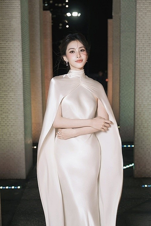 Hậu trường những nụ hôn trên màn ảnh của 'nam thần' Quốc Anh Hậu trường những nụ hôn trên màn ảnh của 'nam thần' Quốc Anh