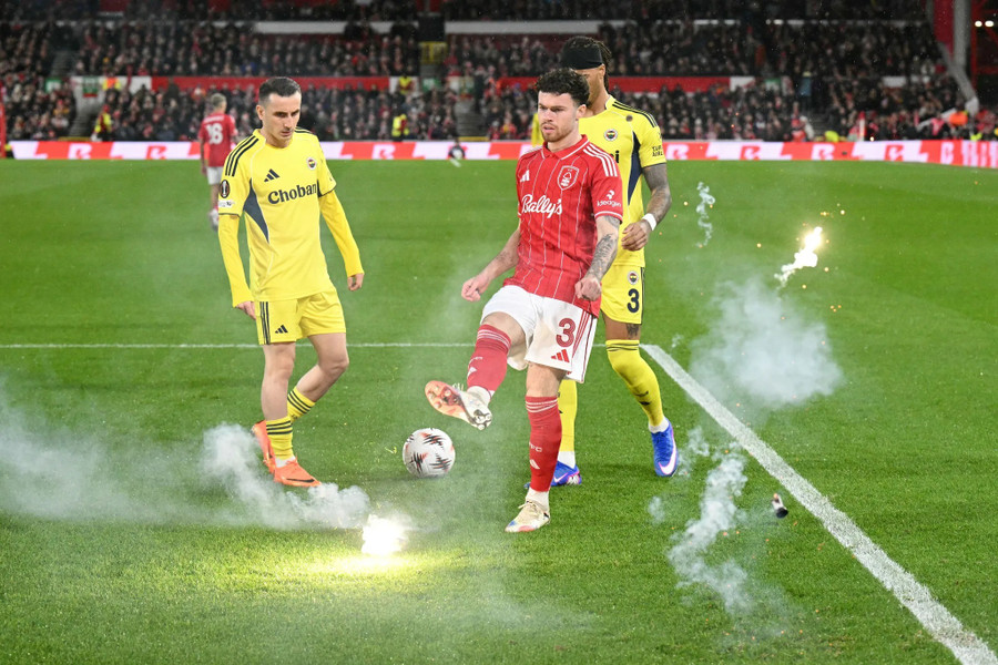 Hỗn loạn ở trận đấu giữa đại diện Anh – Thổ Nhĩ Kỳ tại Europa League