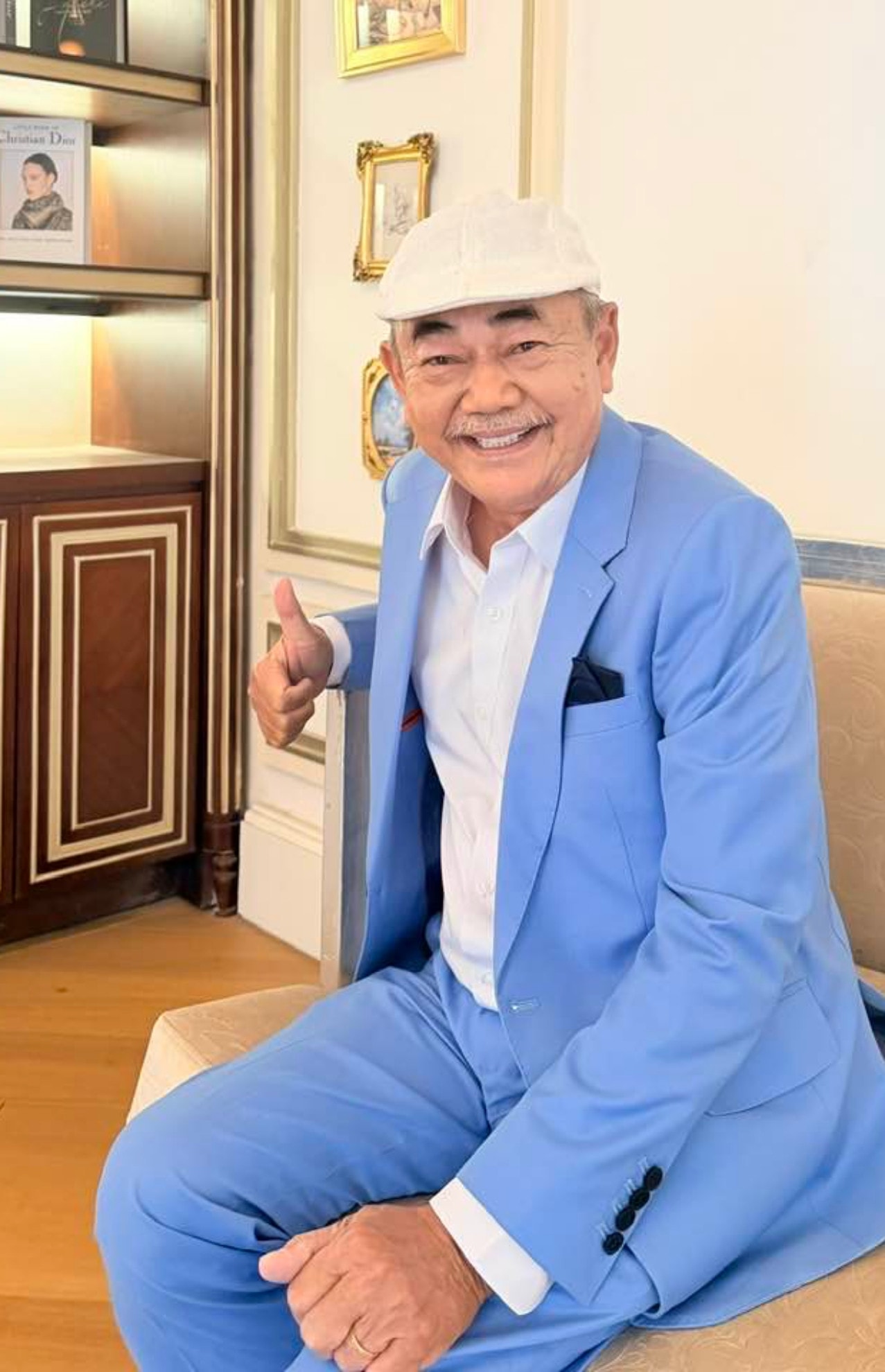 NSND Việt Anh tậu nhà mới ở tuổi 68 và cuộc sống viên mãn bên vợ kém 36 tuổi