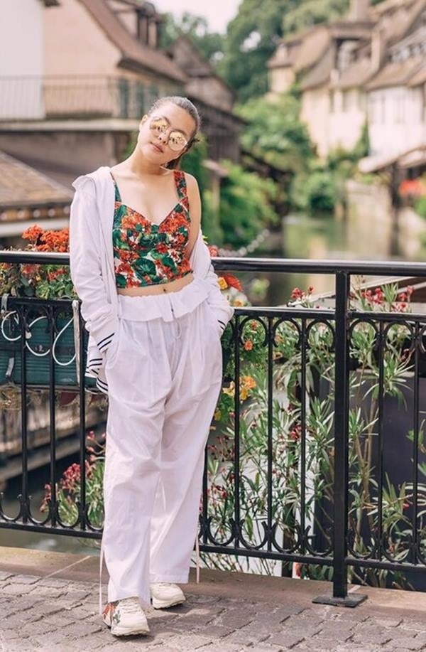 Đúng chuẩn rich kid, ái nữ nhà Phượng Chanel phổng phao tuổi 19, tự tin khoe body quyến rũ Đúng chuẩn rich kid, ái nữ nhà Phượng Chanel phổng phao tuổi 19, tự tin khoe body quyến rũ