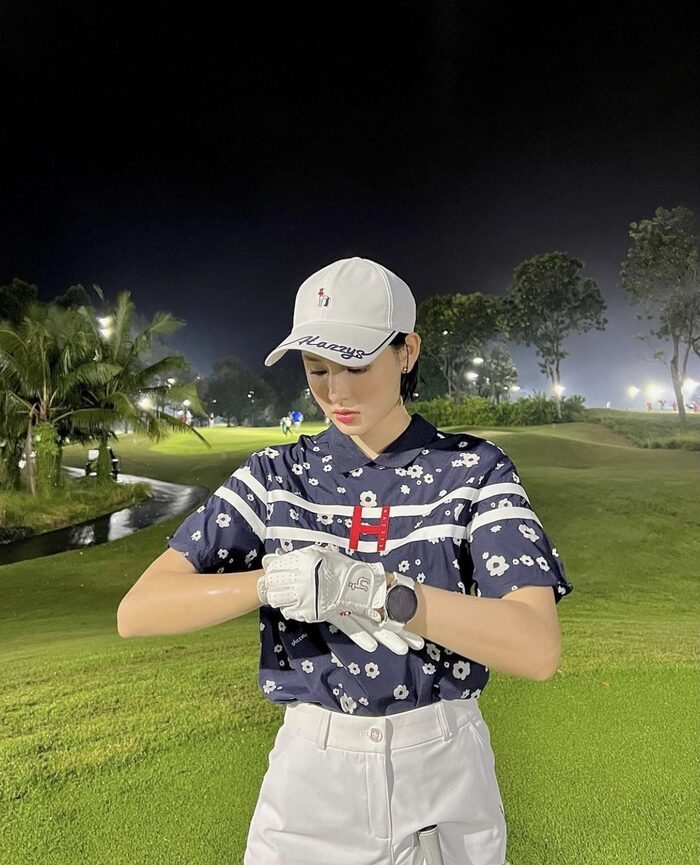 Độ này Hiền Hồ đi chơi golf nhiều hơn đi diễn: Biến sân golf thành sàn diễn, không lần nào mặc trùng đồ Độ này Hiền Hồ đi chơi golf nhiều hơn đi diễn: Biến sân golf thành sàn diễn, không lần nào mặc trùng đồ