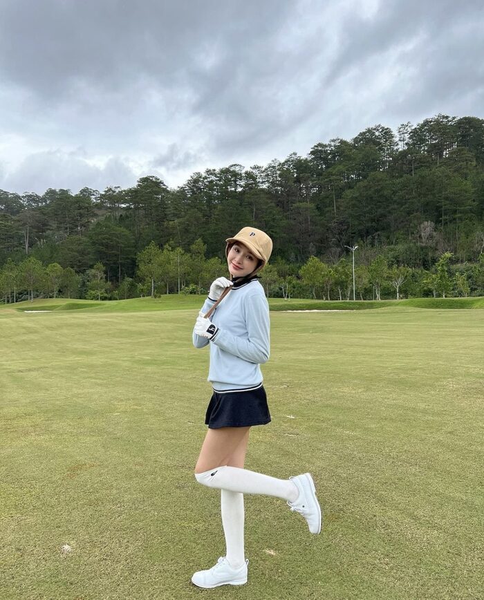 Độ này Hiền Hồ đi chơi golf nhiều hơn đi diễn: Biến sân golf thành sàn diễn, không lần nào mặc trùng đồ Độ này Hiền Hồ đi chơi golf nhiều hơn đi diễn: Biến sân golf thành sàn diễn, không lần nào mặc trùng đồ